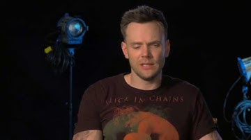 DELIVER US FROM EVIL Movie Interview: Joel McHale
