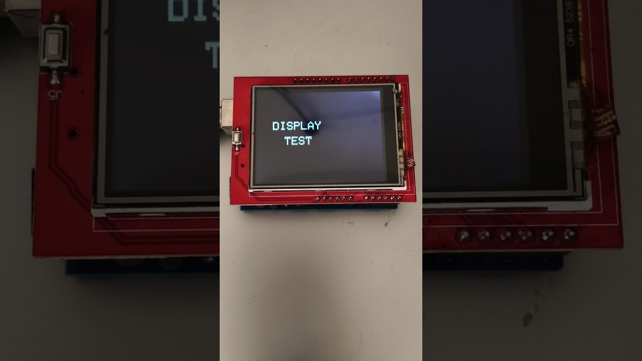 🔥 Arduino UNO + 2.4" TFT LCD Display Test | Amazing Color & Pixel Animation 🤯 #Shorts