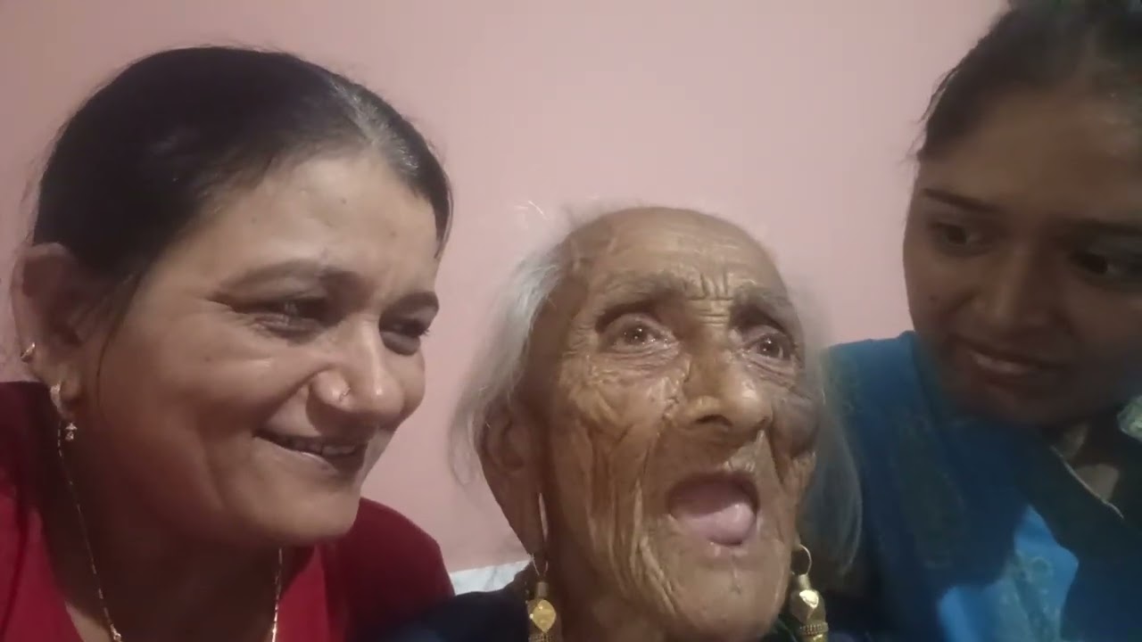 આજે ઘરે મહેમાન આયવા તો બા બોવ ગરમ થઇ ગયા ,