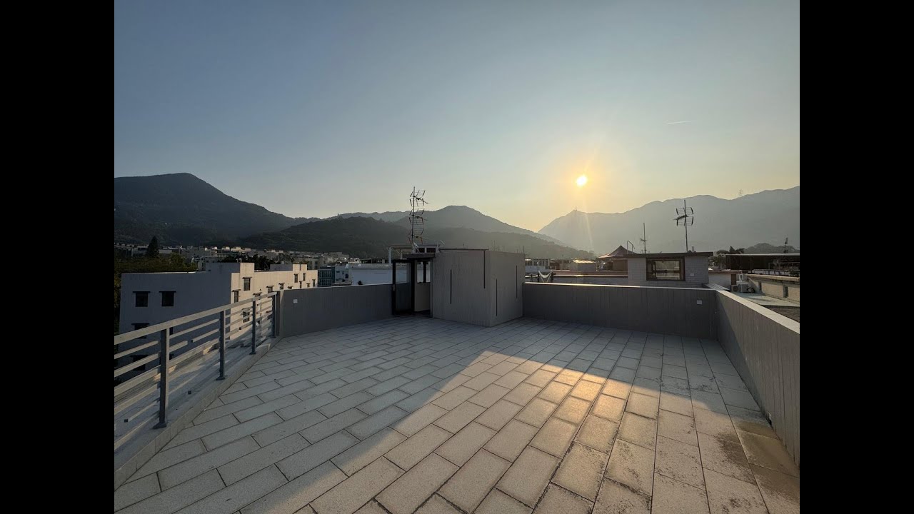 #西貢​#西貢出售#$650萬#室內梯上天台#村屋#曾小姐93101236 曾生66878252 94446166#走勢​#地產​#地產經紀​#西貢​#置業​#蠔涌#700呎#3樓連天台#全新