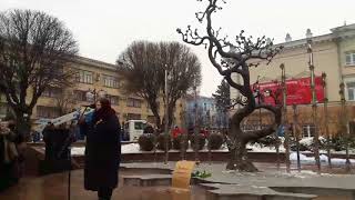 Мама Максима Шимка на 4 ті роковини похорон свого сина Мама Максима Шимка на 4 ті роковини похорон свого сина
