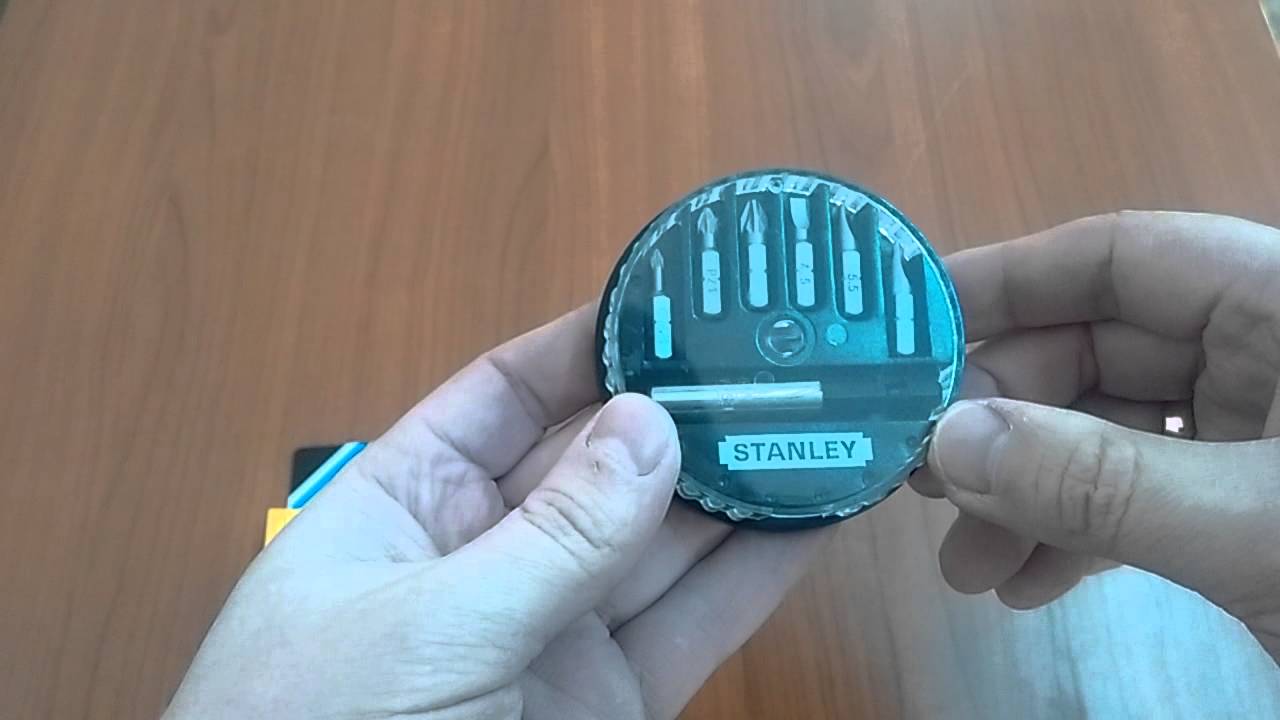 Набор 1-68-738 Stanley из 7 предметов - отверточных насадок (бит) + держатель