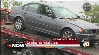 Car hits Clairemont-area hair salon