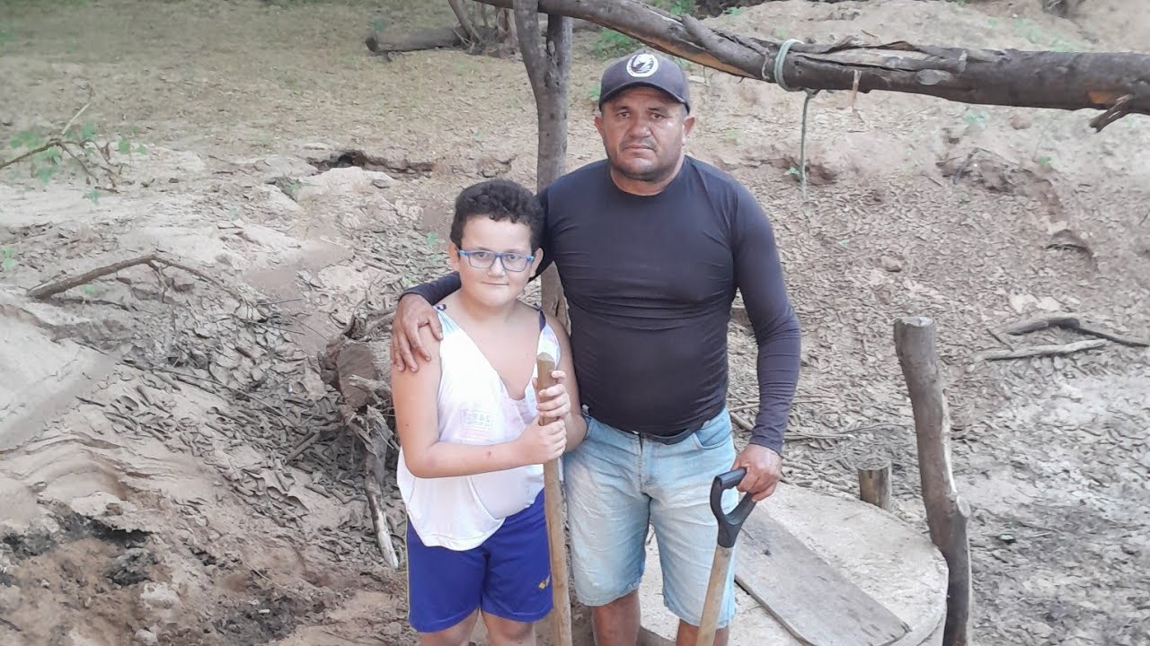 Fazendo aterro no poço 