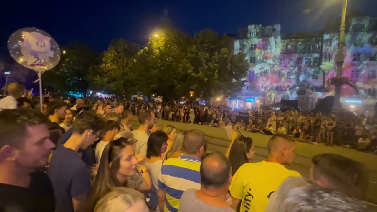 Virágkarnevál Debrecenben: ilyen volt az esti felvonulás