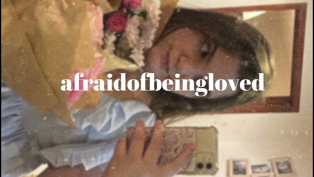 Ver why am i so.. afraidofbeingloved (official lyrics) en YouTube Ver why am i so.. afraidofbeingloved (official lyrics) en YouTube