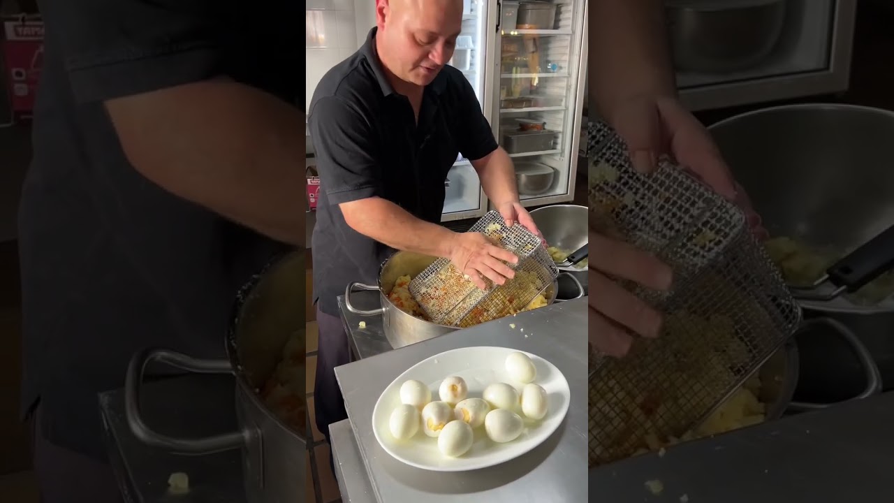 La ENSALADILLA de Gambas al ajillo de La Viña