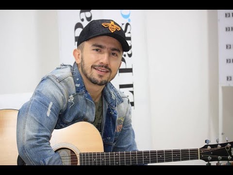 ¿Qué tal suenan estas canciones de Greeicy y de Santiago Cruz en la voz de Nabález?