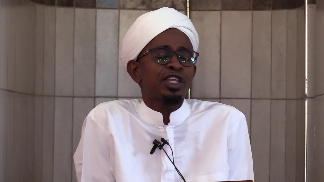 JE YAFAA MWANAMKE KUSOMA QURAN KATIKA HEDHI