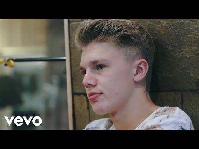 New Hope Club - Whoever He Is (Christmas Song) class=