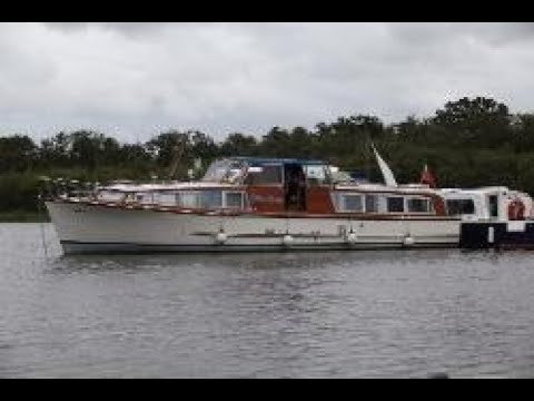 SOLD ! CLASSIC EARNEST COLLINS 40 RIVER CRUISER – SILVER HERON 1976 broardsboatsales@:tingdene.net