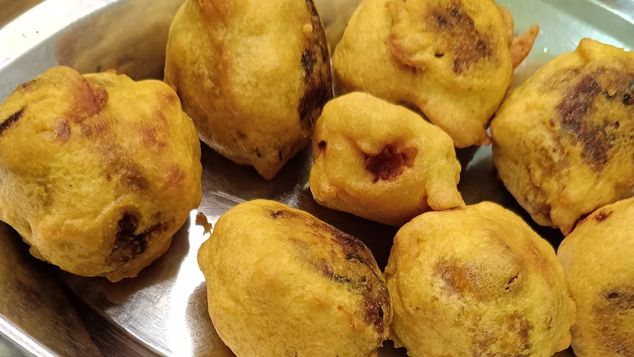 aloo bonda recipe||होली में बनाने वाले आलू का नाश्ता की रेसिपी घर पर जरूर ट्राई करें 🤤🤤|easy at home