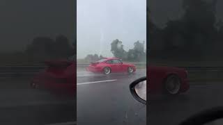 PORSCHETA DESFILANDO NA CHUVA!!