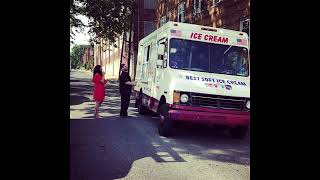 Best Soft Ice Cream Truck (Jeffrey Hitcho's Other Local) Playing La Cucaracha in *VERY* Low Pitch screenshot 4
