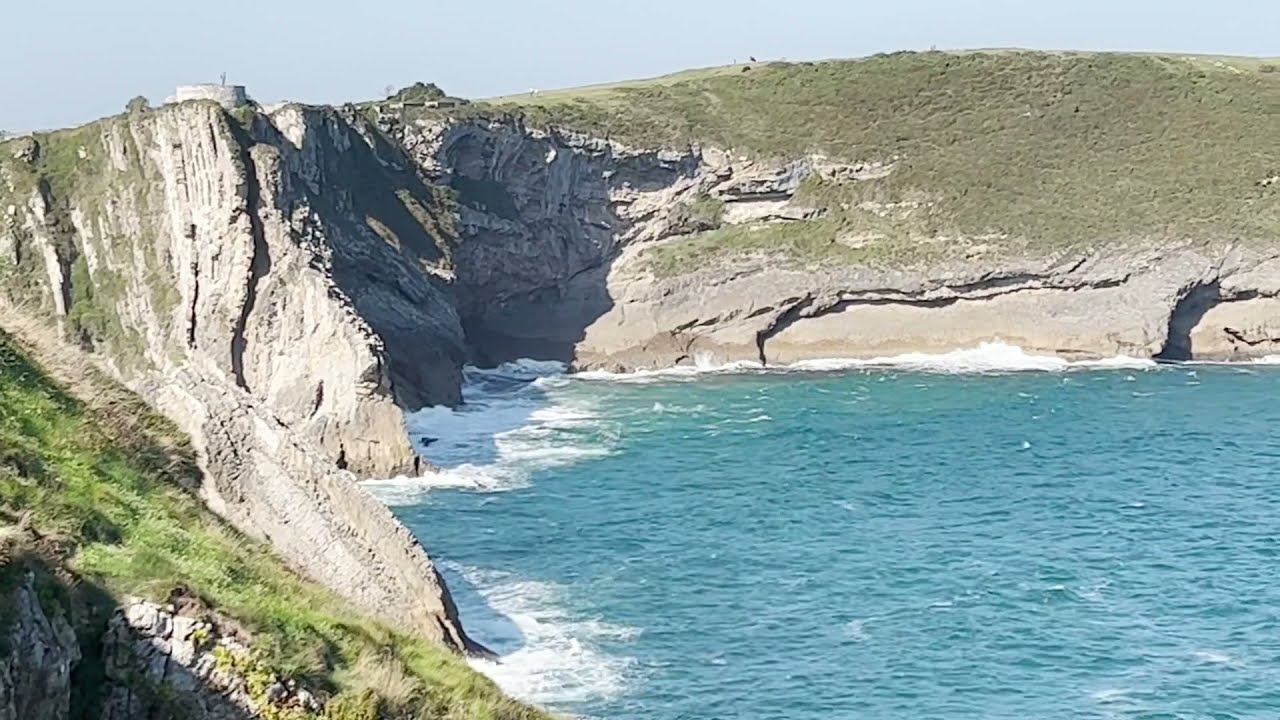 60-SECOND EXCURSION: Strolling atop St. Peter's Cliffs in Llanes, Asturias, Spain