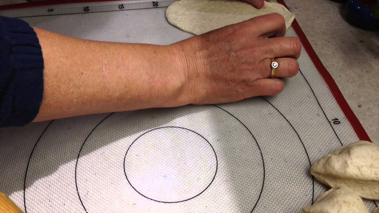 Wholemeal Pita Bread cheekyricho Thermochef tutorial - YouTube