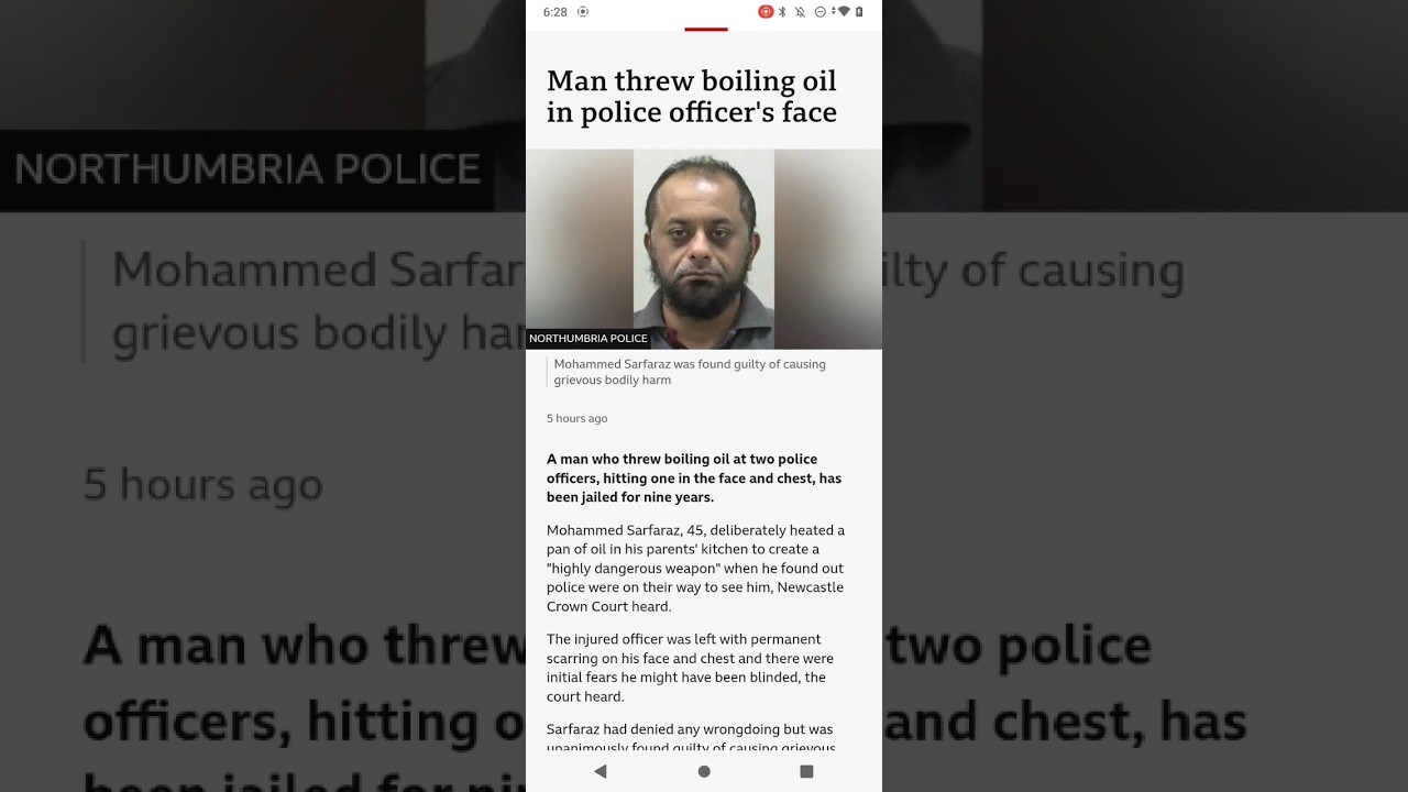 Мохаммед Сарфараз заключен в тюрьму за...