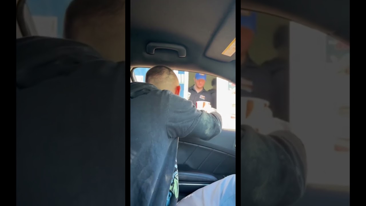 Ordering an Entire Bucket of Canes Sauce !