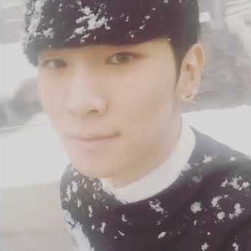 [140120] Snowing In Seoul~ Key With Comme des n Garcons