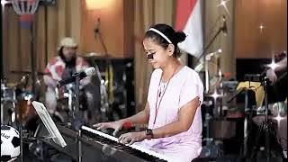 Iwan Fals & Band featuring NonaRia - Tince Sukarti Binti Mahmud