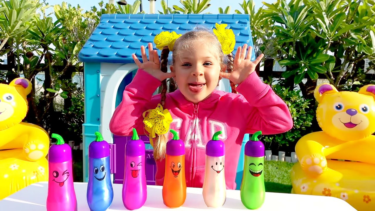 Diana và Roma chơi trên bãi biển