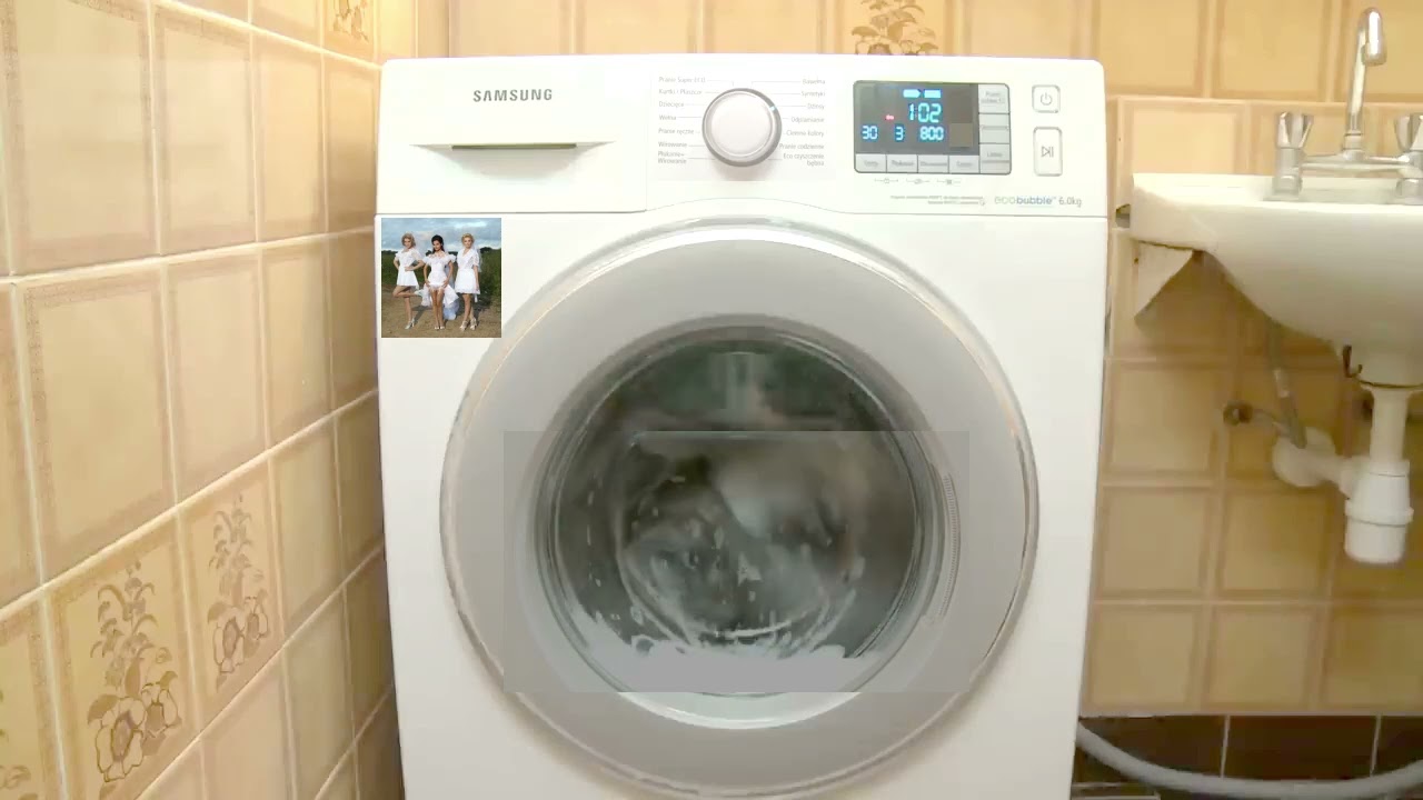 Samsung Ecobubble. Джинсы, температура 30'C, 3 полоскания, отжим 800 об/мин.