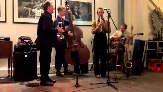 SUGAR FOOT Ewan Bleach Houseband SWING MUSIC