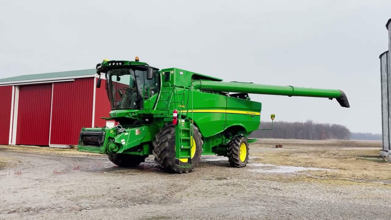 2013 John Deere S660 Combine. Part 2