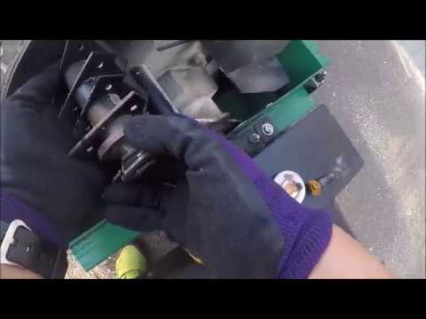 刃の交換・三角刃の外し方 / エンジン式粉砕機 HG-GS-15SF - YouTube