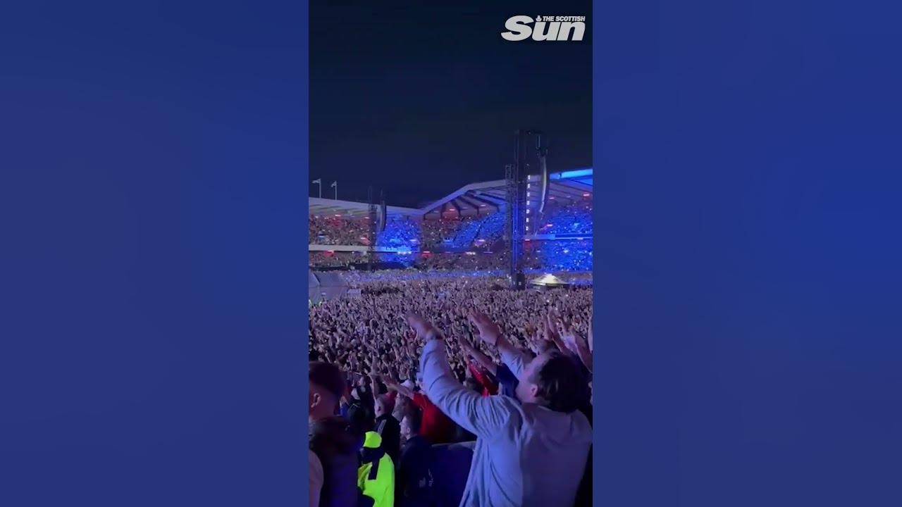 Moment entire crowd sings Don't Look Back in Anger at first Scots Oasis gig