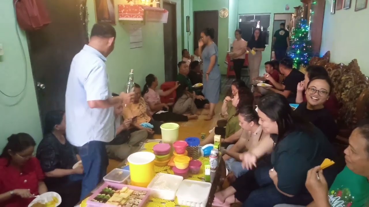SEMBIANG BEREKAT BILIK MAYA KRISMAS ARI BILIK KE BILIK ALU NGABANG AGAI PANGAN DIRI 😊👍