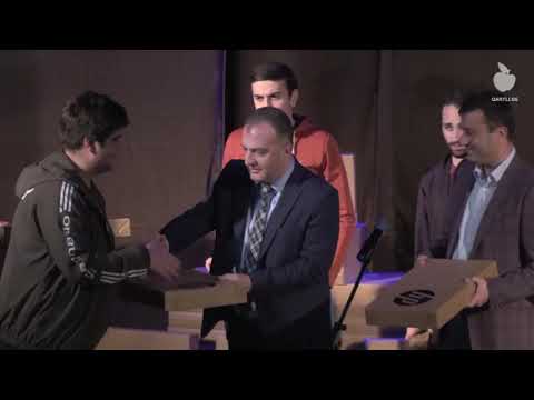 გორში წარმატებული მოსწავლეები დაასაჩუქრეს