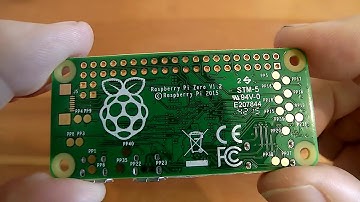 Raspberry Pi Zero - First Look & Boot Up