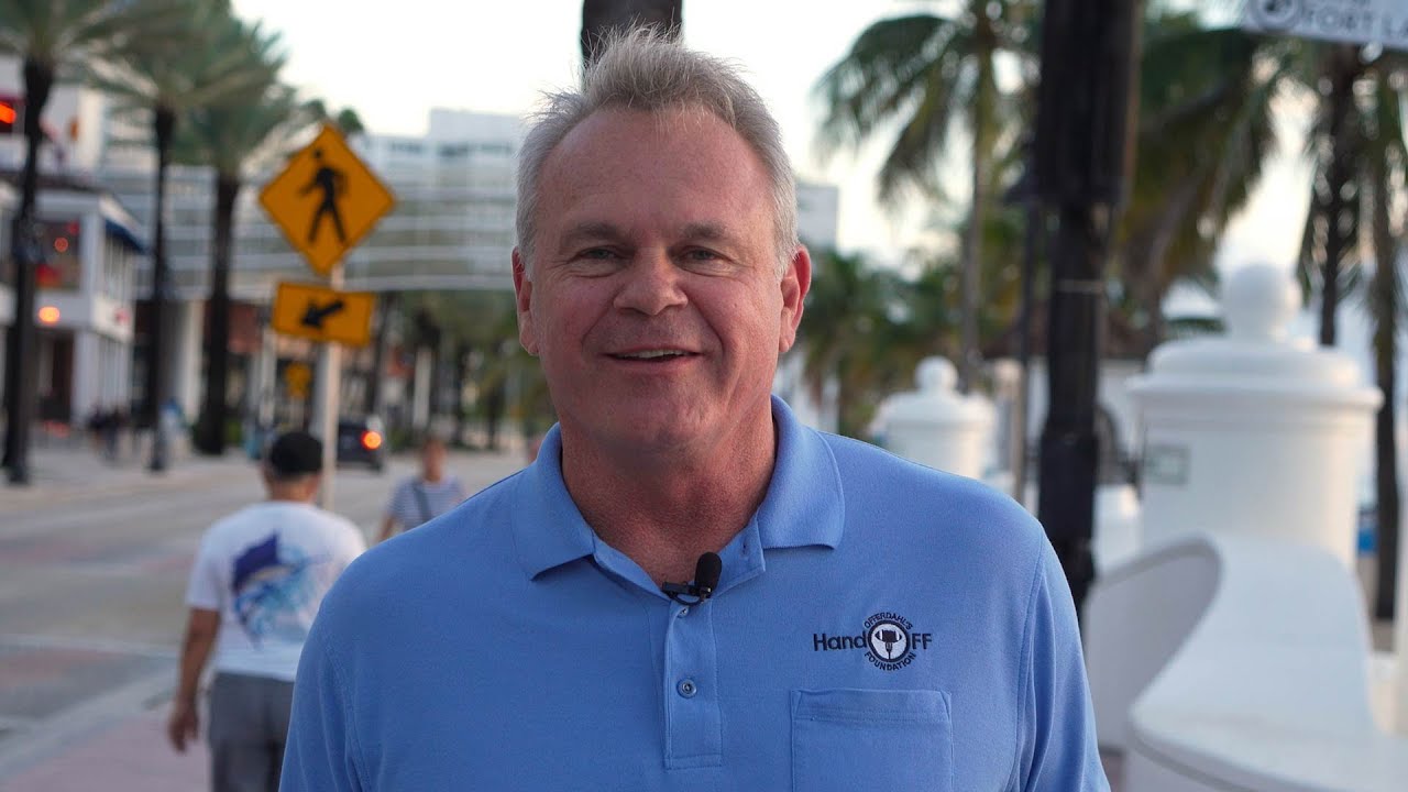 Deliver Fresh Meals for Seniors. Share LOVE + CONNECTION.