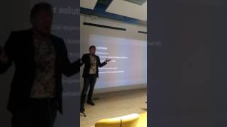 Simulation-based learning and photogrammetric methods in VR