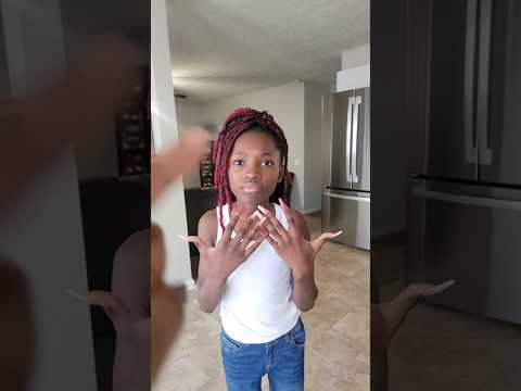 SHE HAS LONG NAILS Shorts