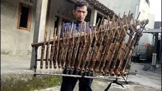 LINTANG ASMORO versi ANGKLUNG#pengamenjalanan#treding#lintangasmoro#angklung