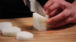 Apprendre À Émincer Un Navet En Paysanne