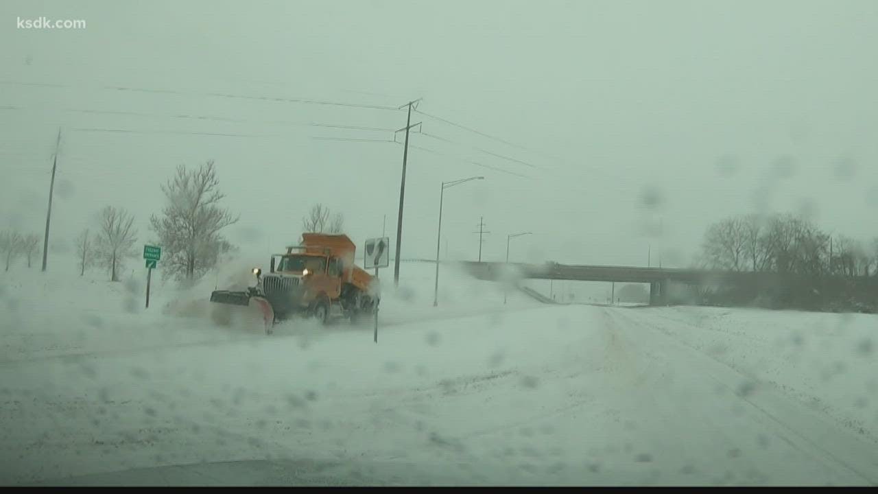 Metro East crews working to keep roads clear during winter storm - YouTube