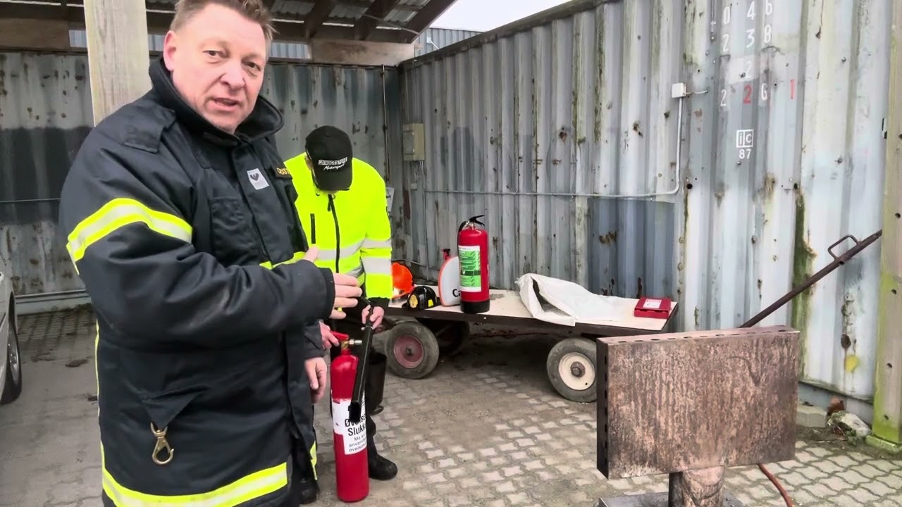 3 - BRAND teori - CO2 (Eleven slukker med ild og strålevarme)