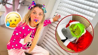 A Bebê Jully Trancou O Papai Noel Estranho No Banheiro