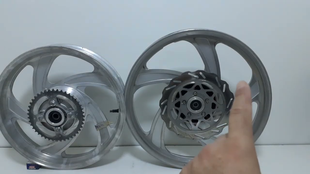 PAR DE RODAS SHINERAY MVK BLACK STAR 150 R$1.000,00 NO GUARANI AUTO PEÇAS