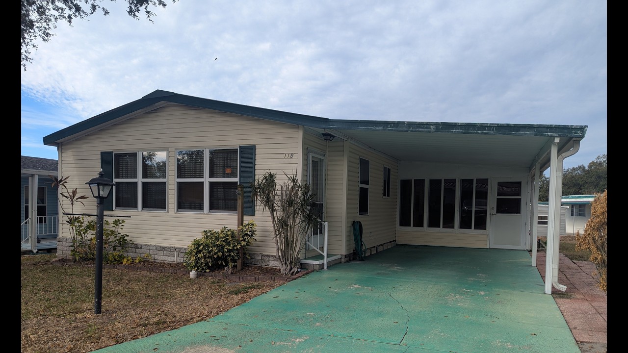 Новый дом на продажу в жилом комплексе StrawBerry Ridge – Валрико, Флорида.