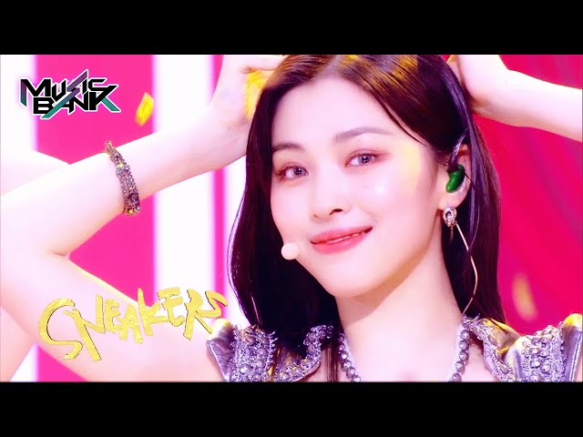 SNEAKERS - ITZY  [Music Bank] | KBS WORLD TV 220715 class=