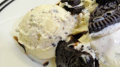 how-to-make-cookies-and-cream-ice-cream--with-yoyomax12