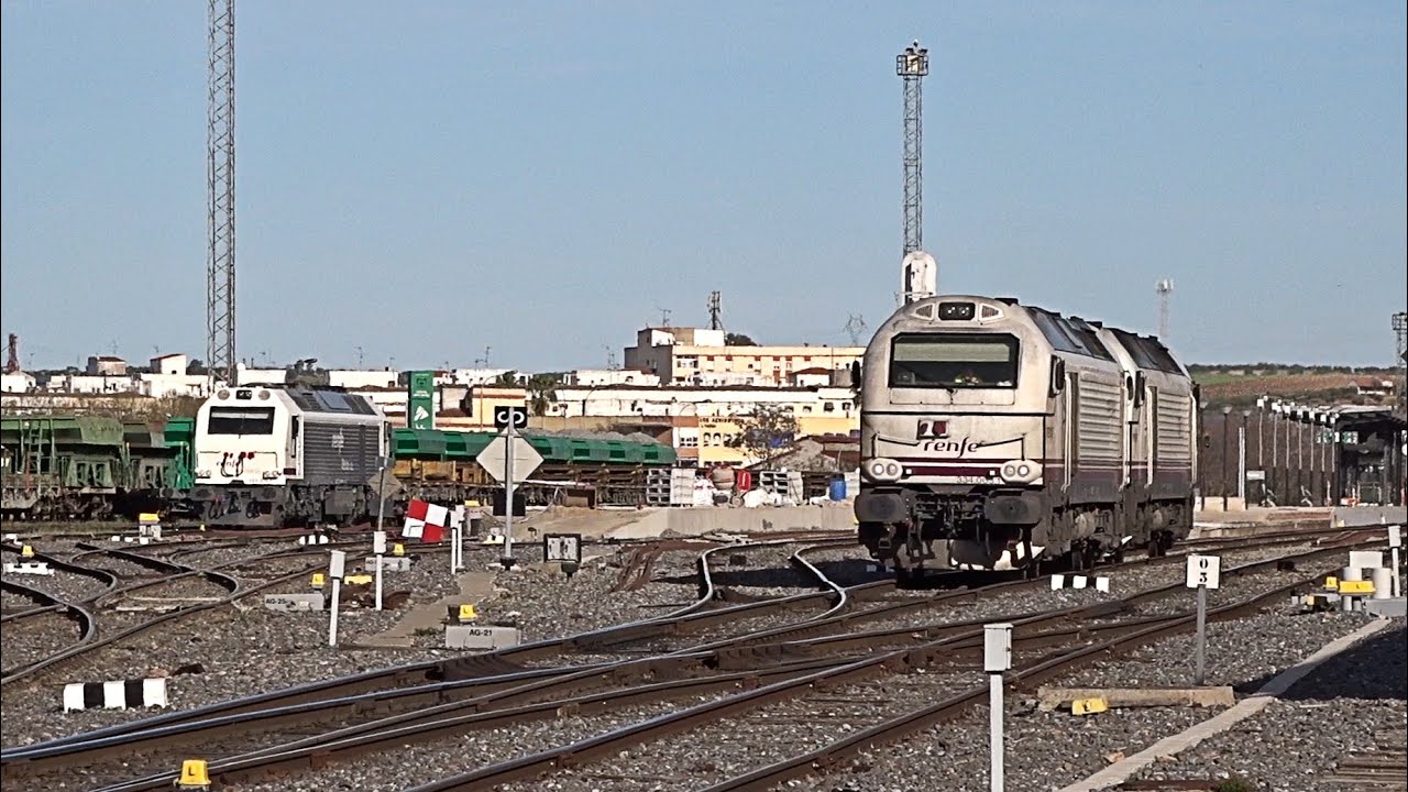 334+334+TalgoVI (Intercity Badajoz-Madrid) por Mérida 26/03/23 