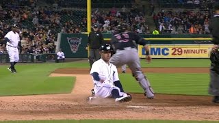 CLE@DET: Upton ties up the game with a double