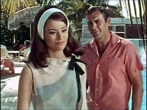 Shirley Bassey - Mr Kiss Kiss Bang Bang (1965) - YouTube