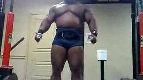 Johnnie Jackson warms up for deadlift competition