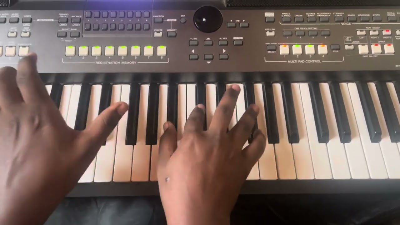 🎹Merci PIANIST YEREKANYE UKO YACURANZE UMUKUNGA MURI FOURSQUARE hamwe na healing